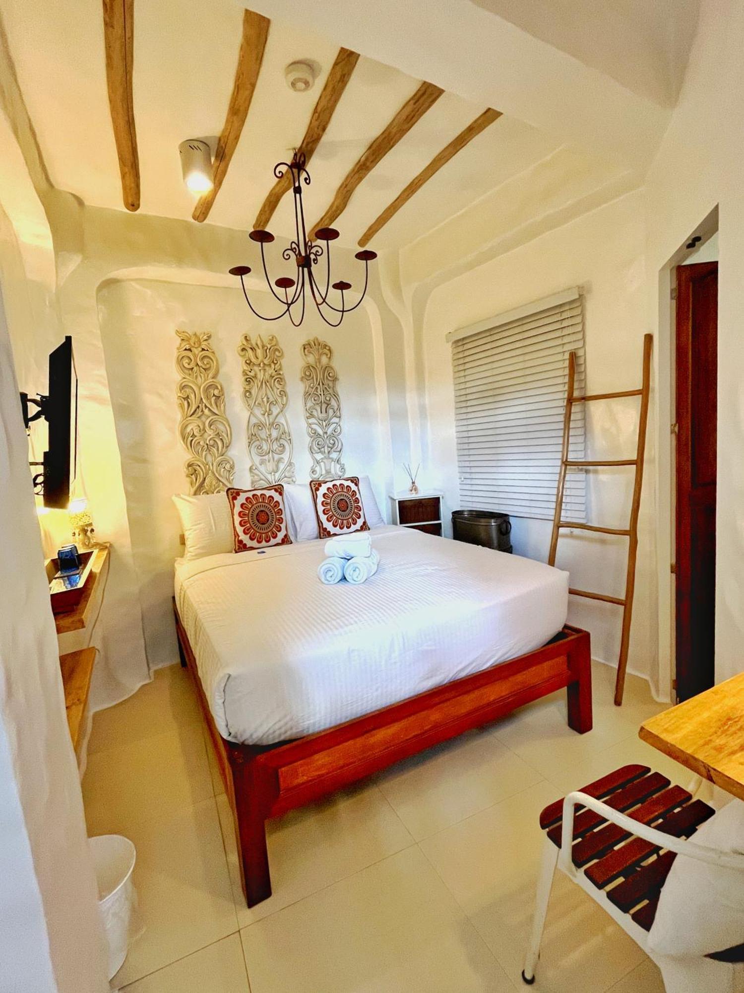 Lugar Bonito Hotel Balabag  Bagian luar foto