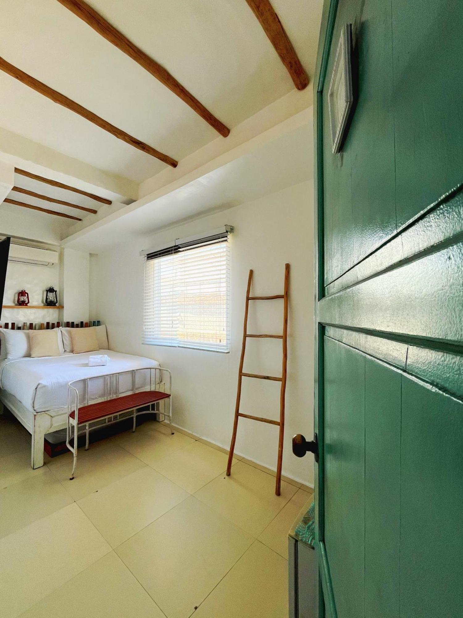 Lugar Bonito Hotel Balabag  Bagian luar foto