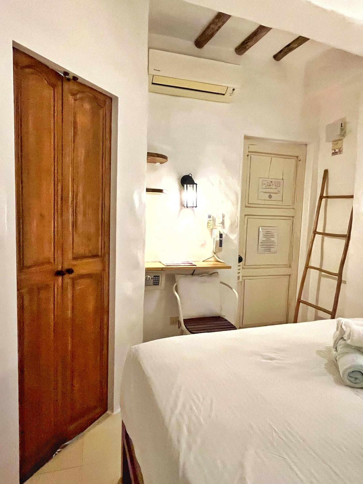 Lugar Bonito Hotel Balabag  Bagian luar foto