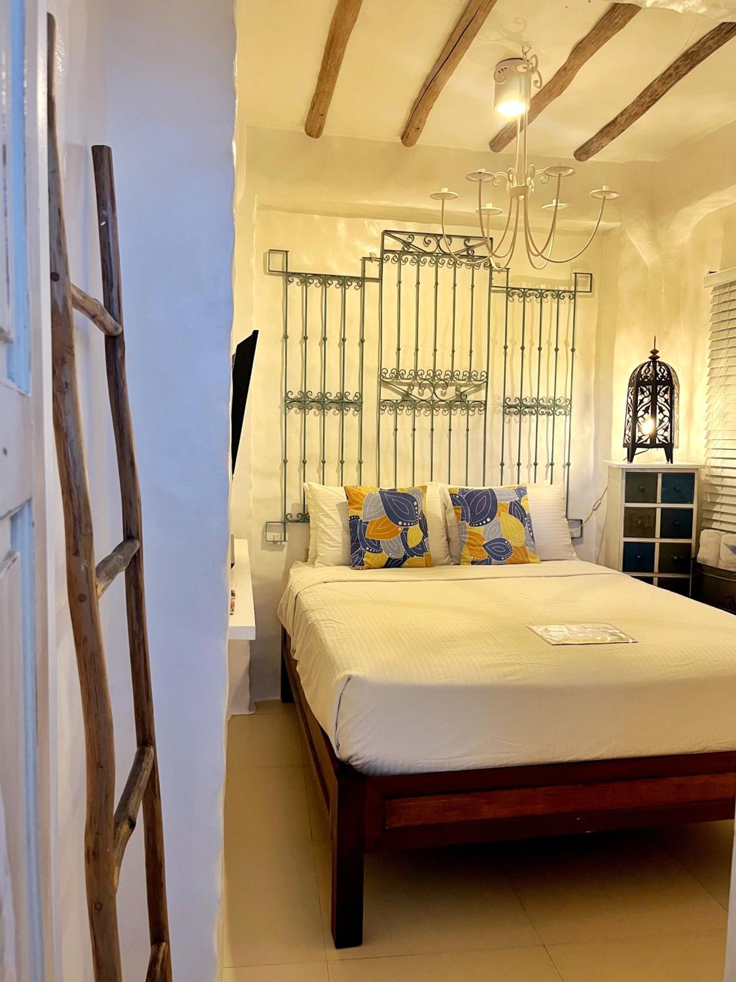 Lugar Bonito Hotel Balabag  Bagian luar foto