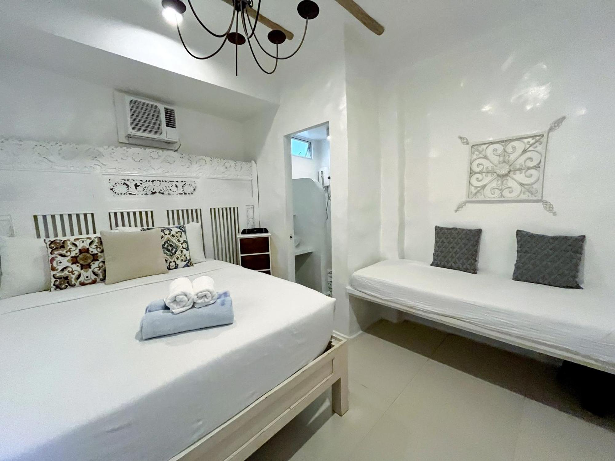 Lugar Bonito Hotel Balabag  Bagian luar foto
