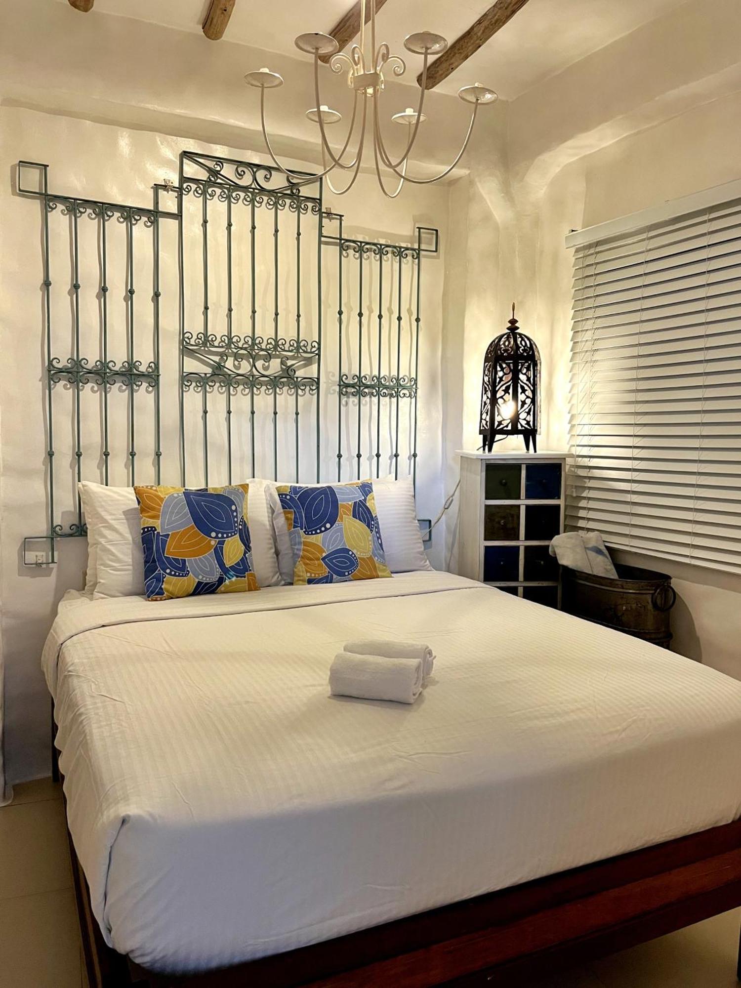 Lugar Bonito Hotel Balabag  Bagian luar foto